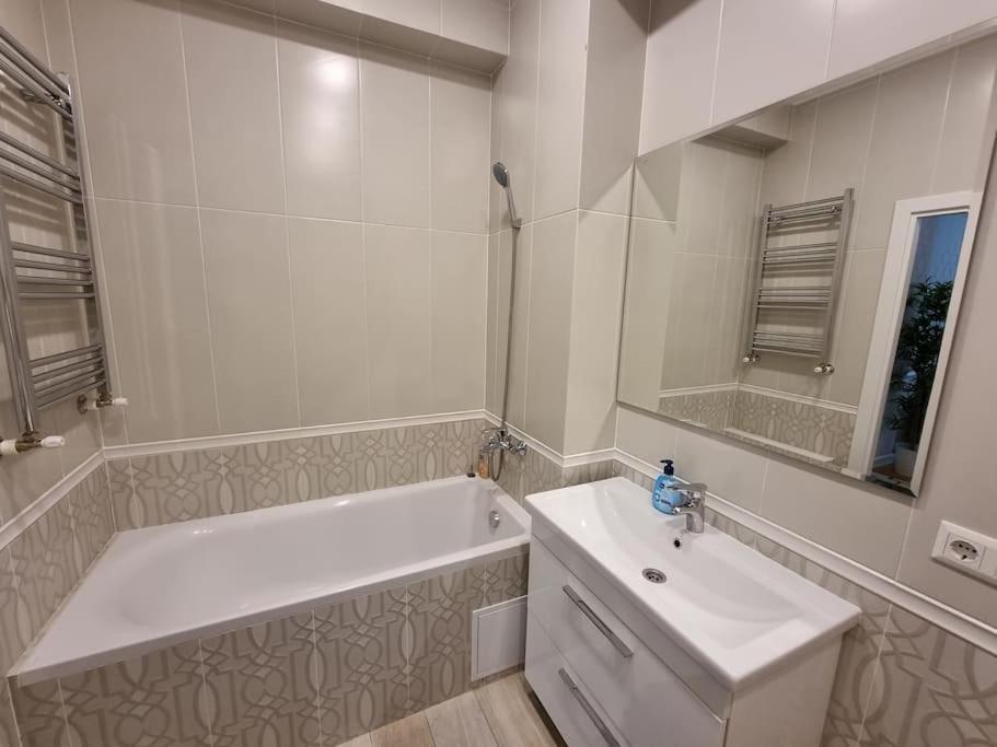 Grand Excelent New Ultra Central Apartments Кишинёв Экстерьер фото